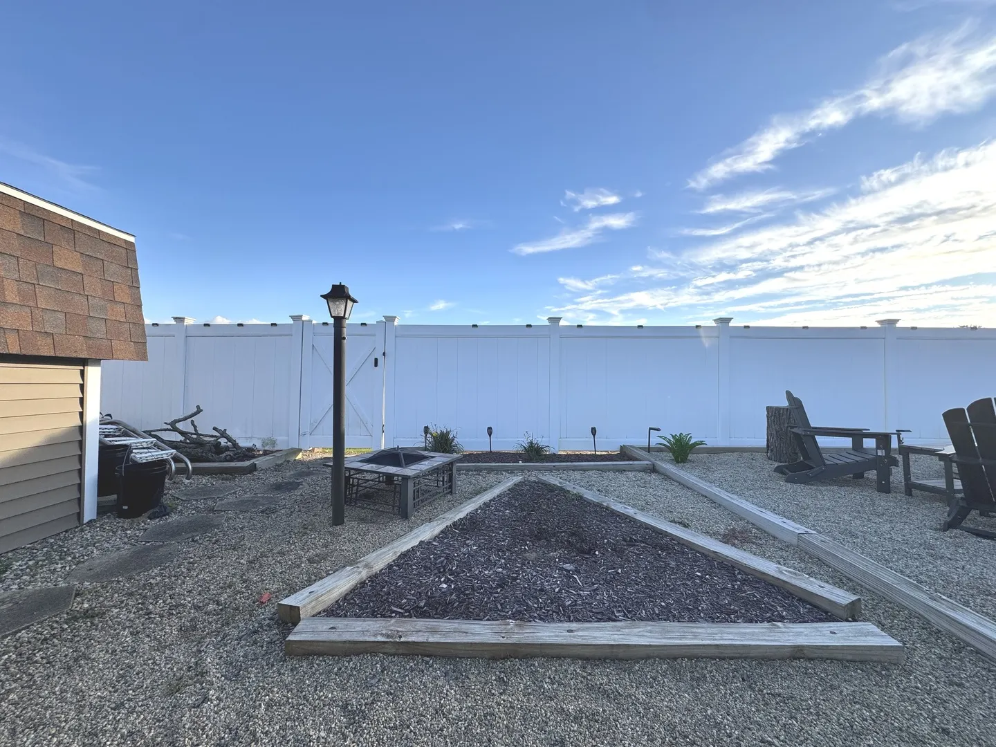 635 Independence Drive IL