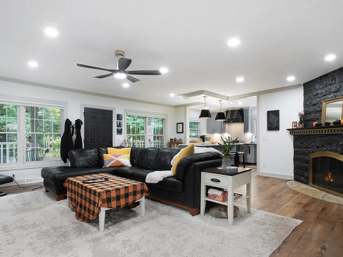 1850 N Mulford Road IL