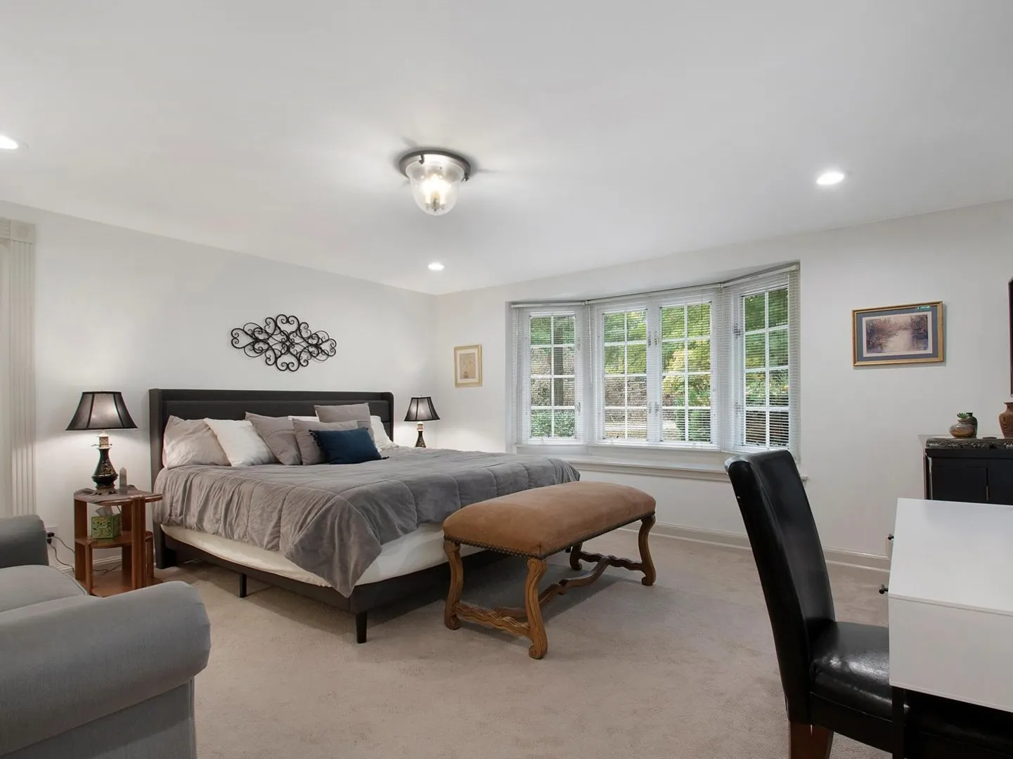 1850 N Mulford Road IL