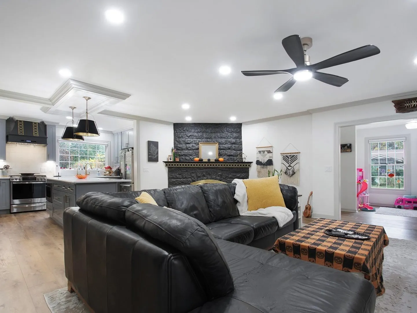 1850 N Mulford Road IL