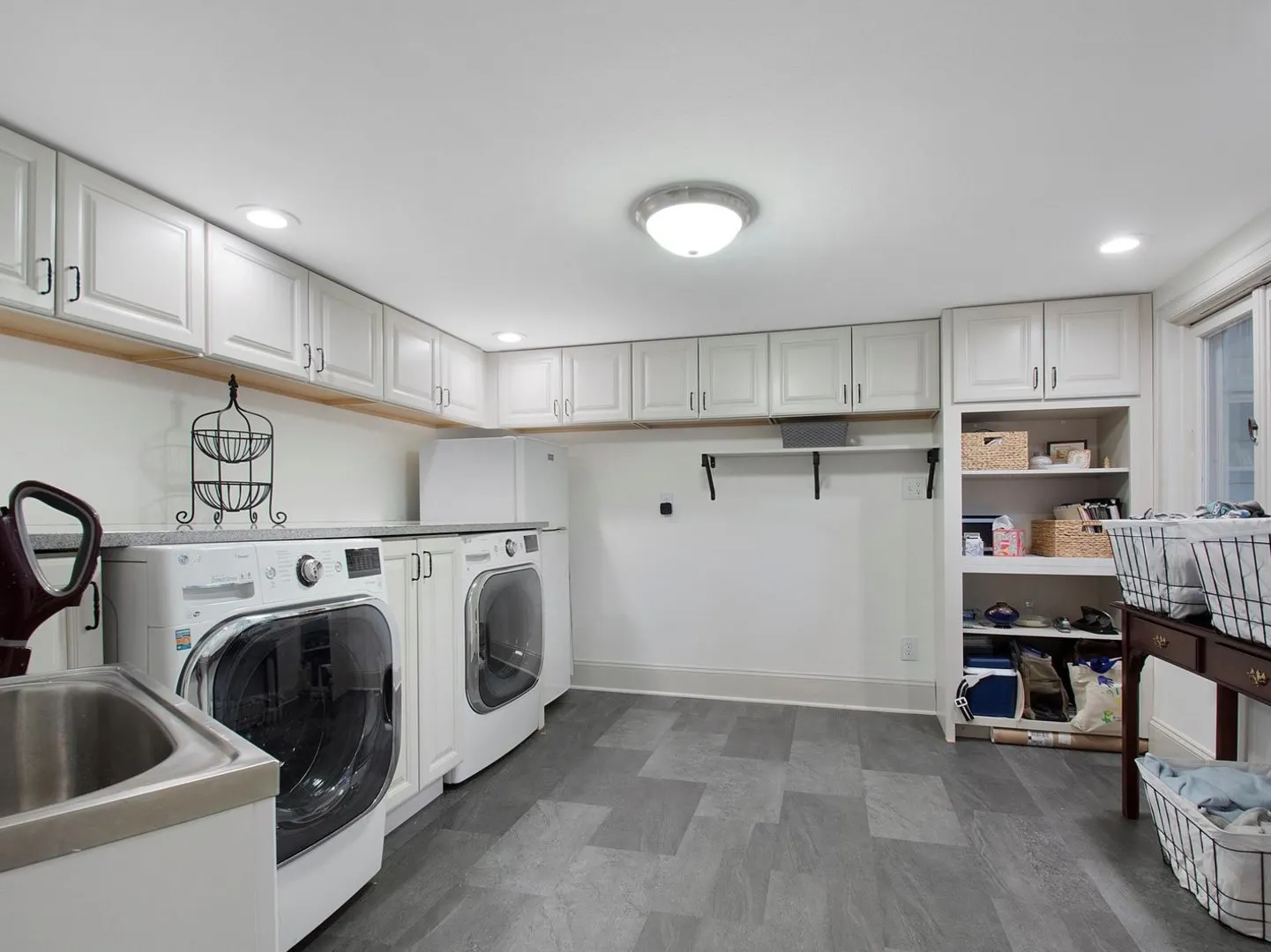 1850 N Mulford Road IL