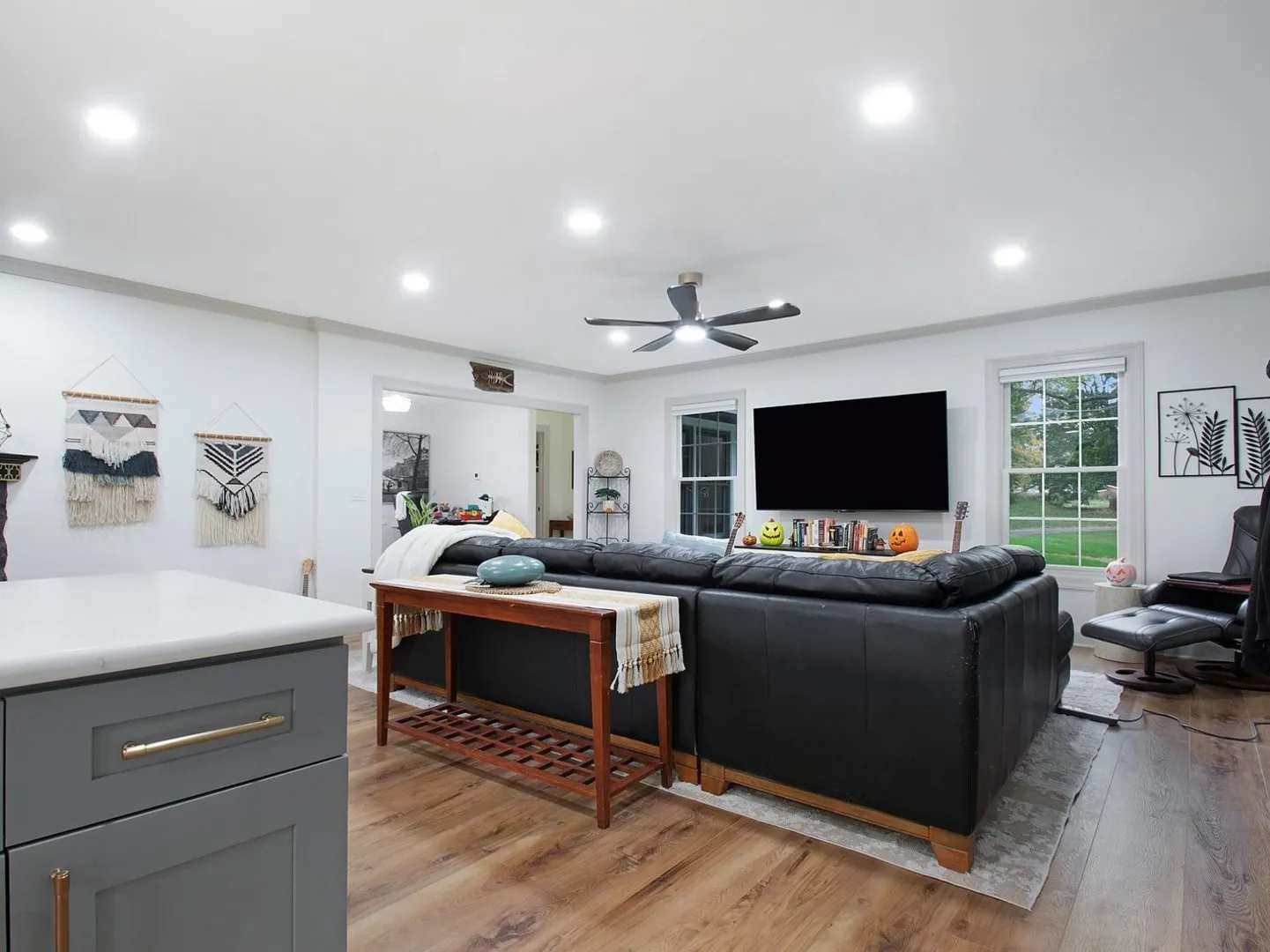 1850 N Mulford Road IL