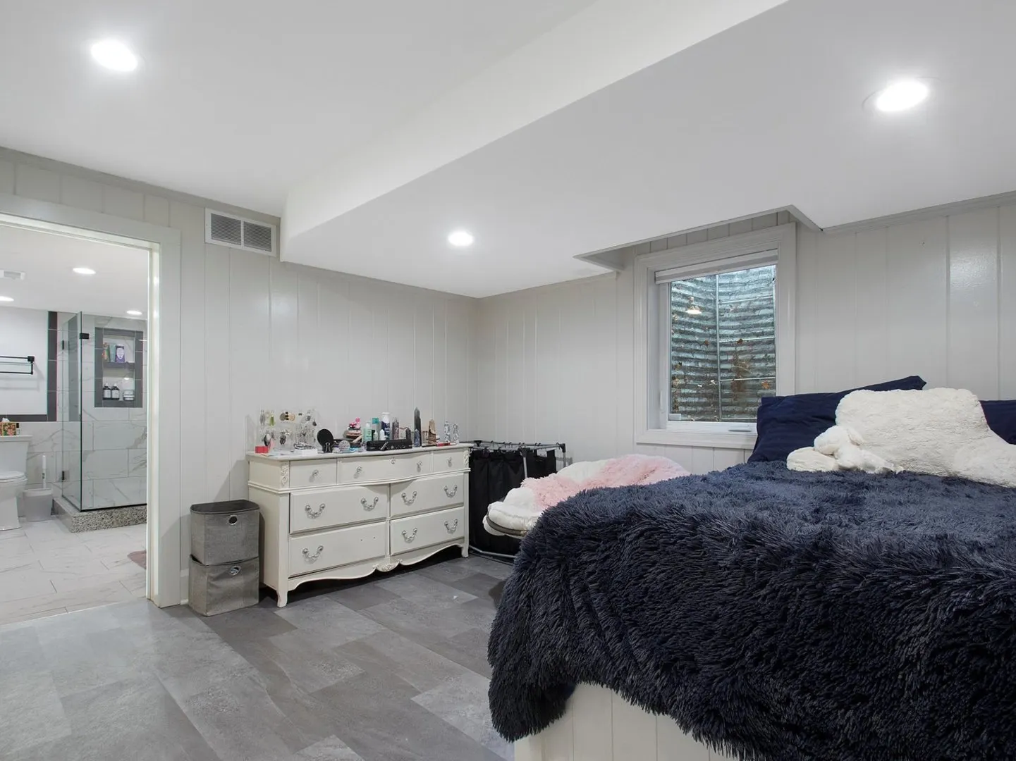 1850 N Mulford Road IL