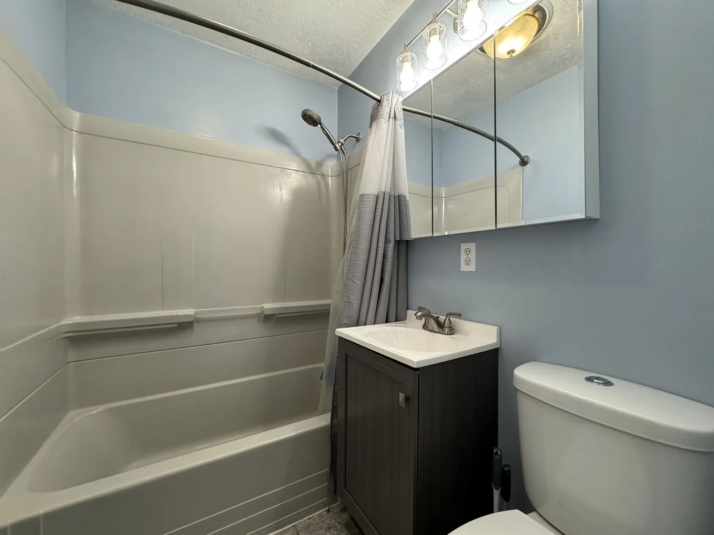 1601 Carolyn Drive IL