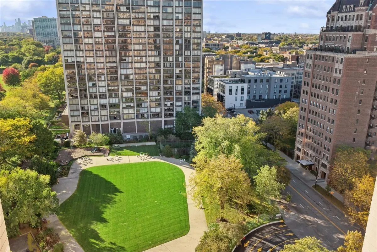 5555 N SHERIDAN Road 1504 IL