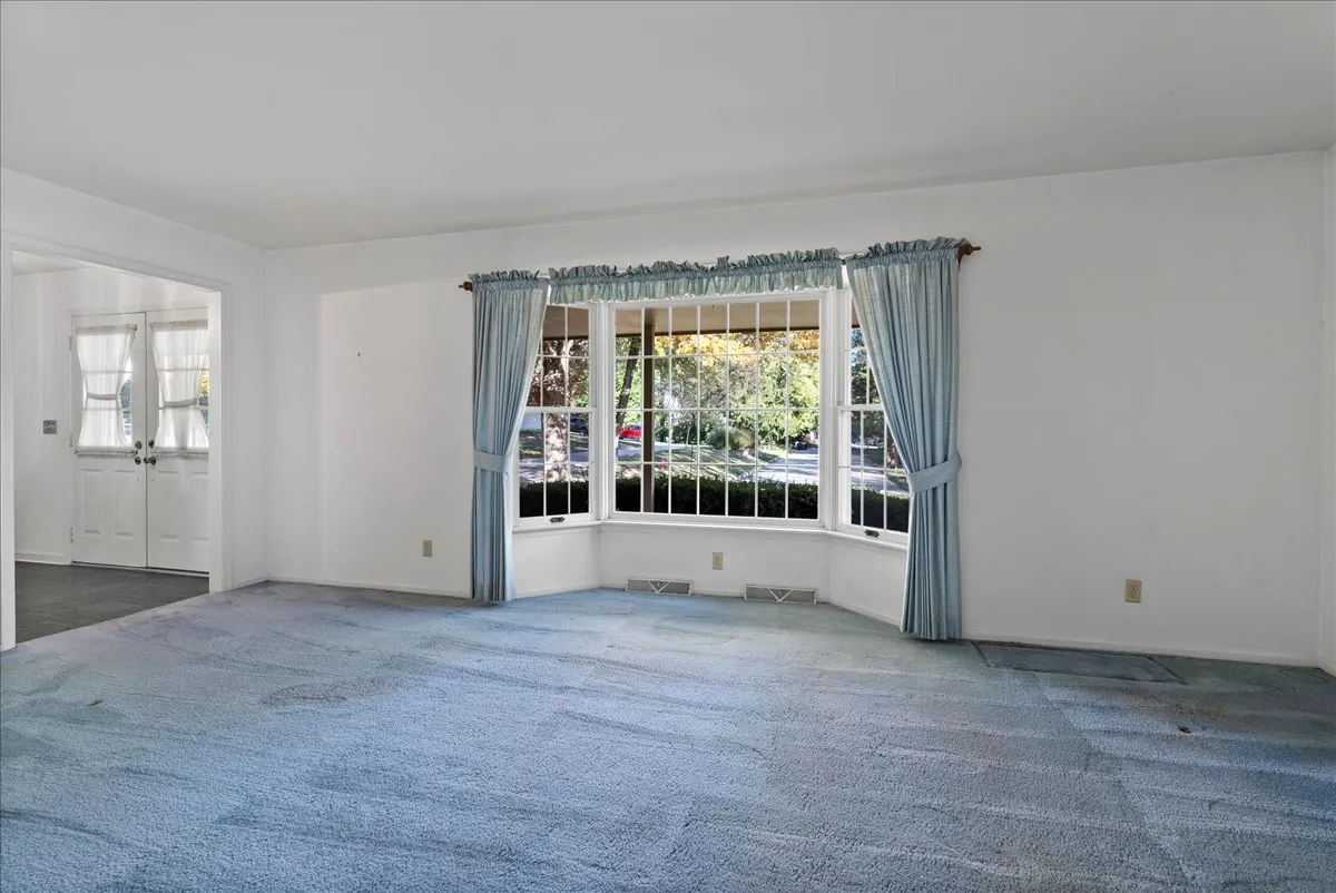 1107 Pine Ridge Court IL