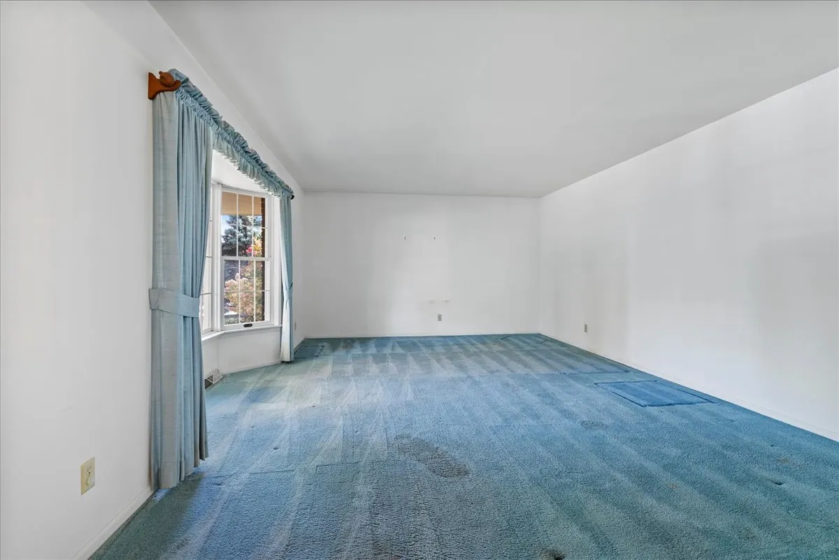 1107 Pine Ridge Court IL