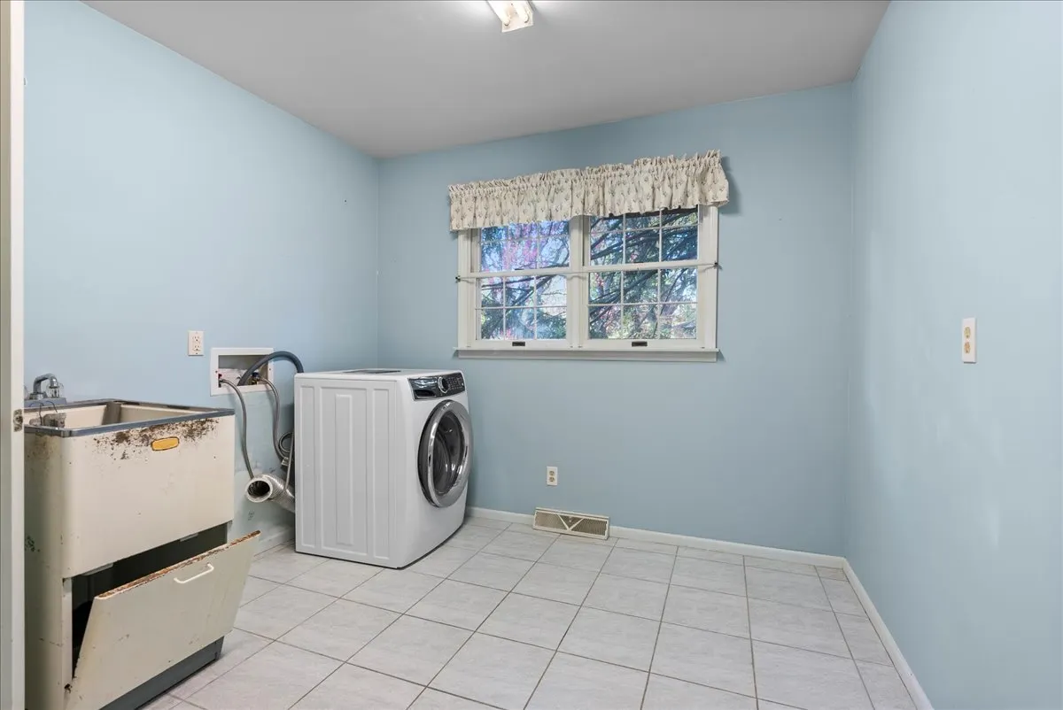 1107 Pine Ridge Court IL