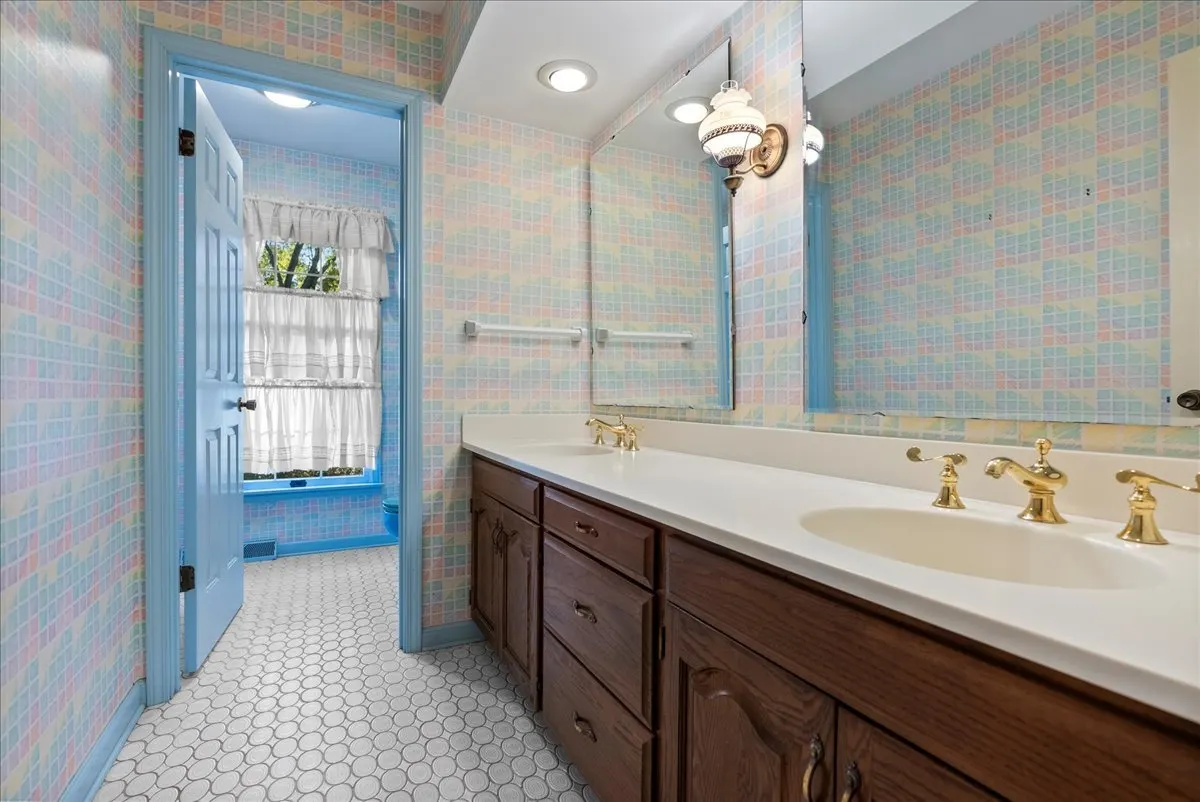 1107 Pine Ridge Court IL