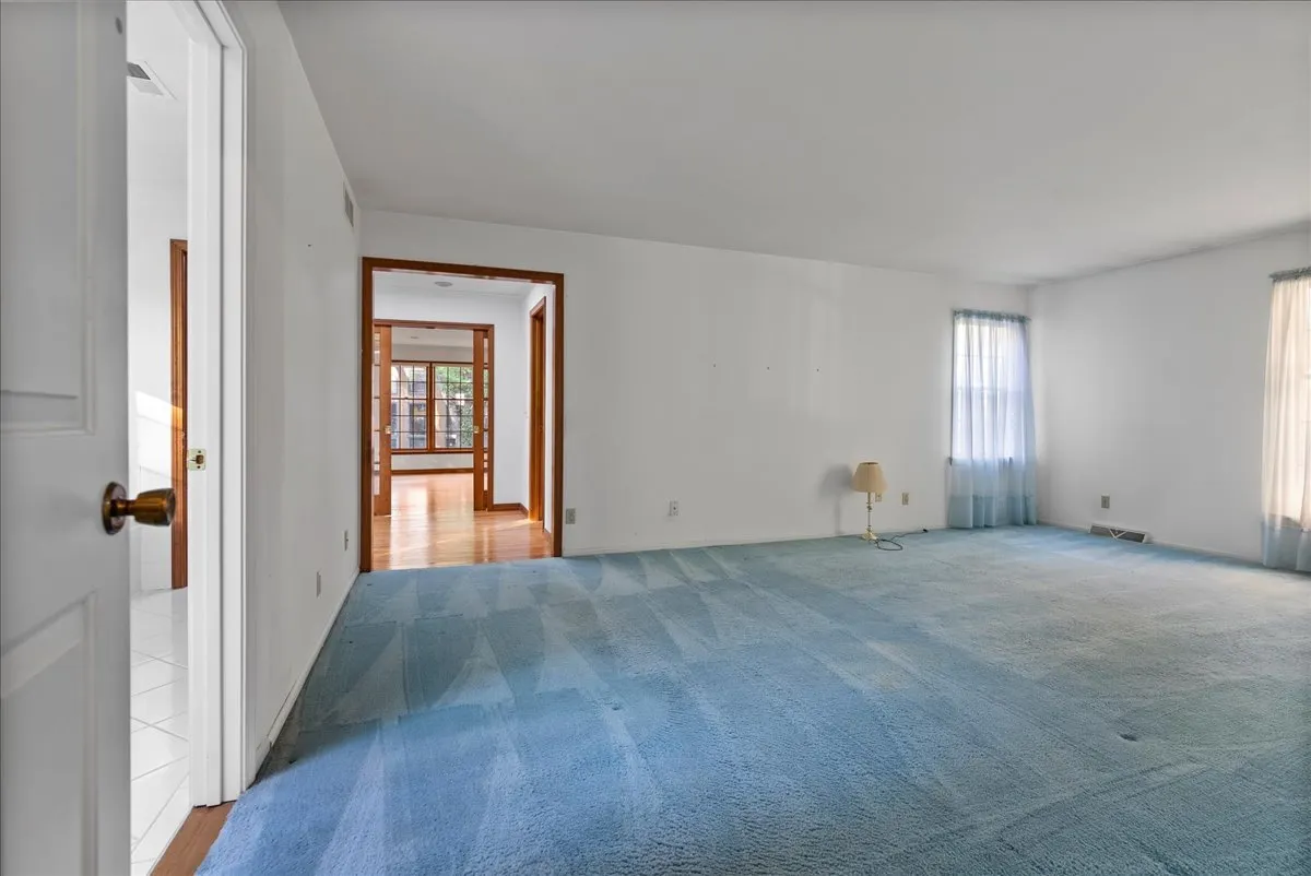 1107 Pine Ridge Court IL