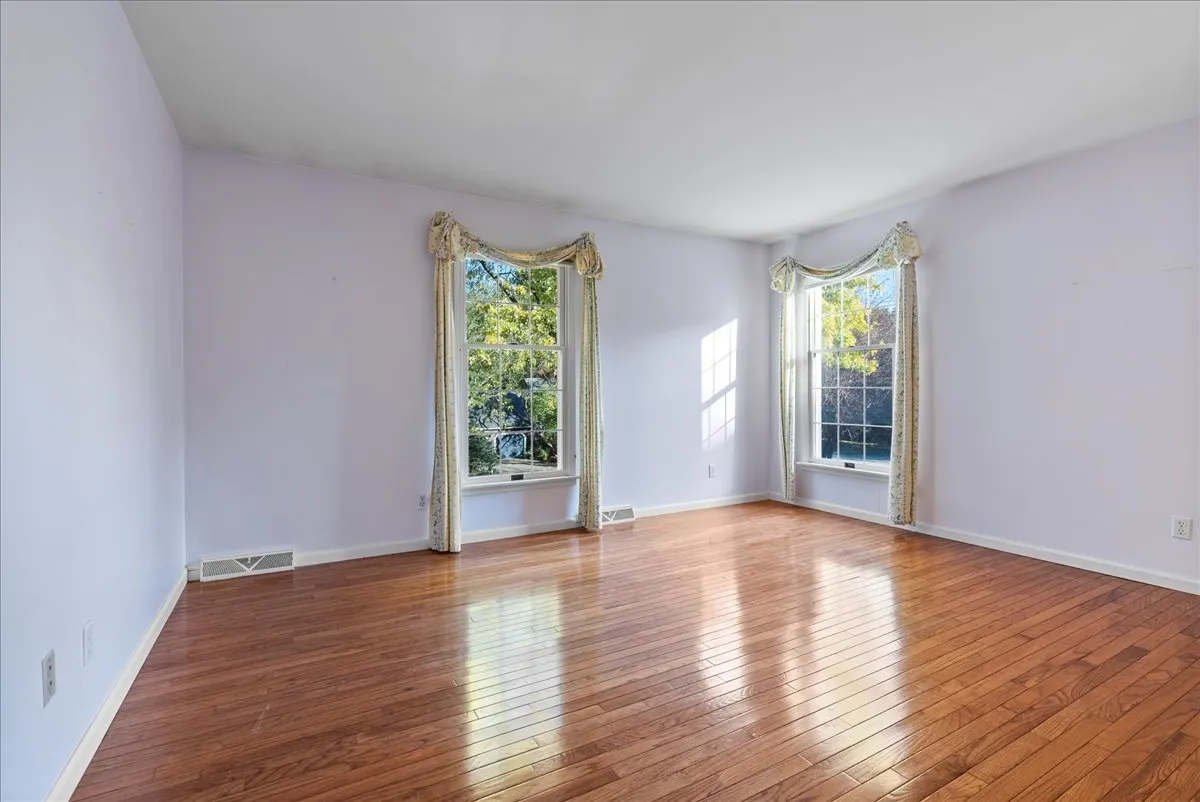 1107 Pine Ridge Court IL