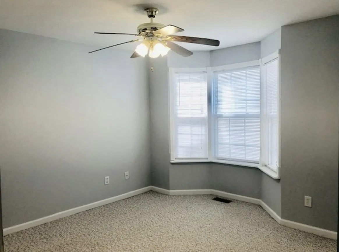 106 Chesterfield Court 106 IL