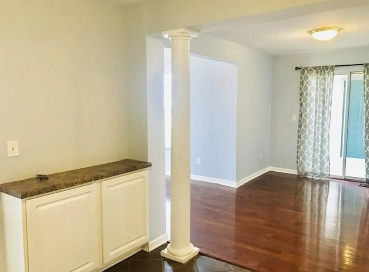 106 Chesterfield Court 106 IL