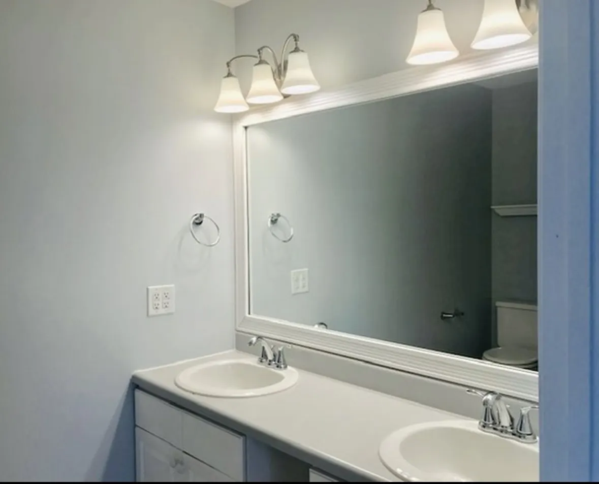 106 Chesterfield Court 106 IL