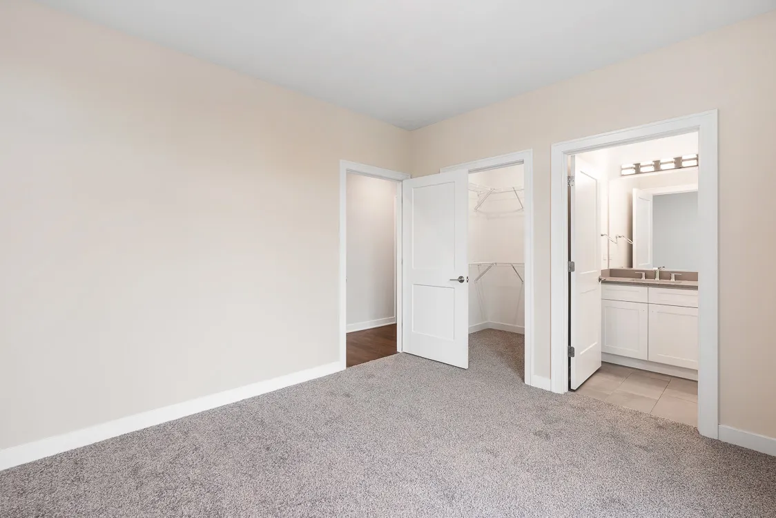 246 Green Bay Road 306 IL