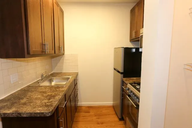 4241 N KENMORE Avenue 106 IL