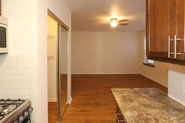 4241 N KENMORE Avenue 106 IL