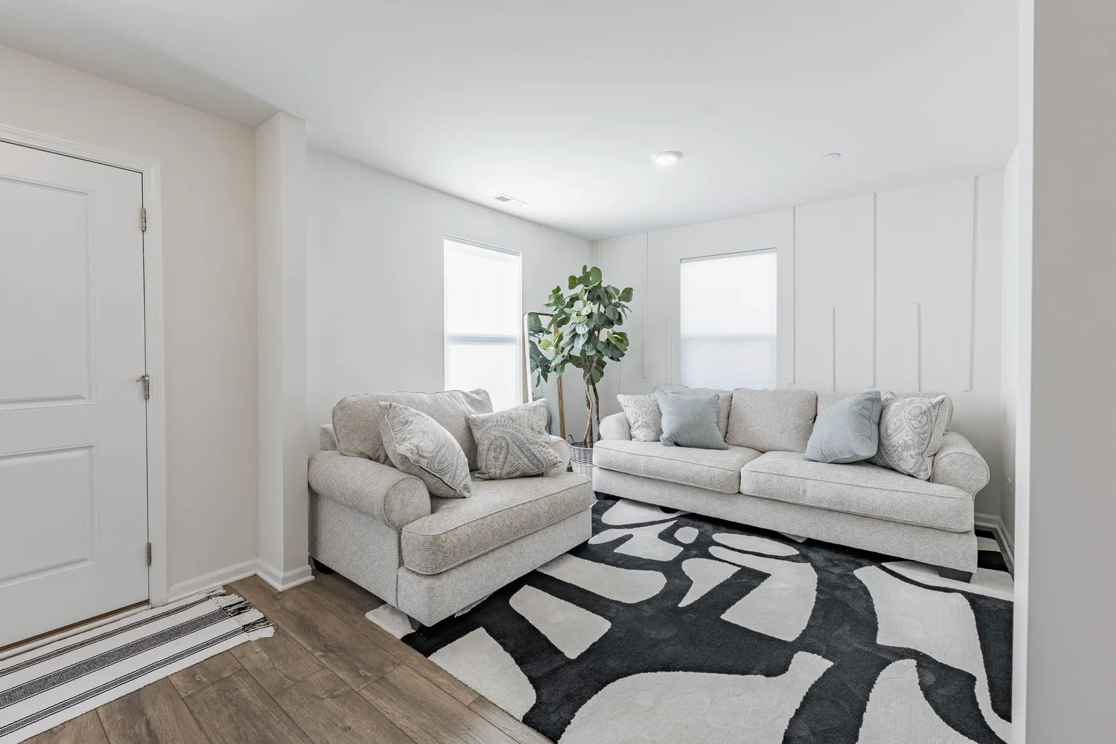 1050 E Oakton Street IL