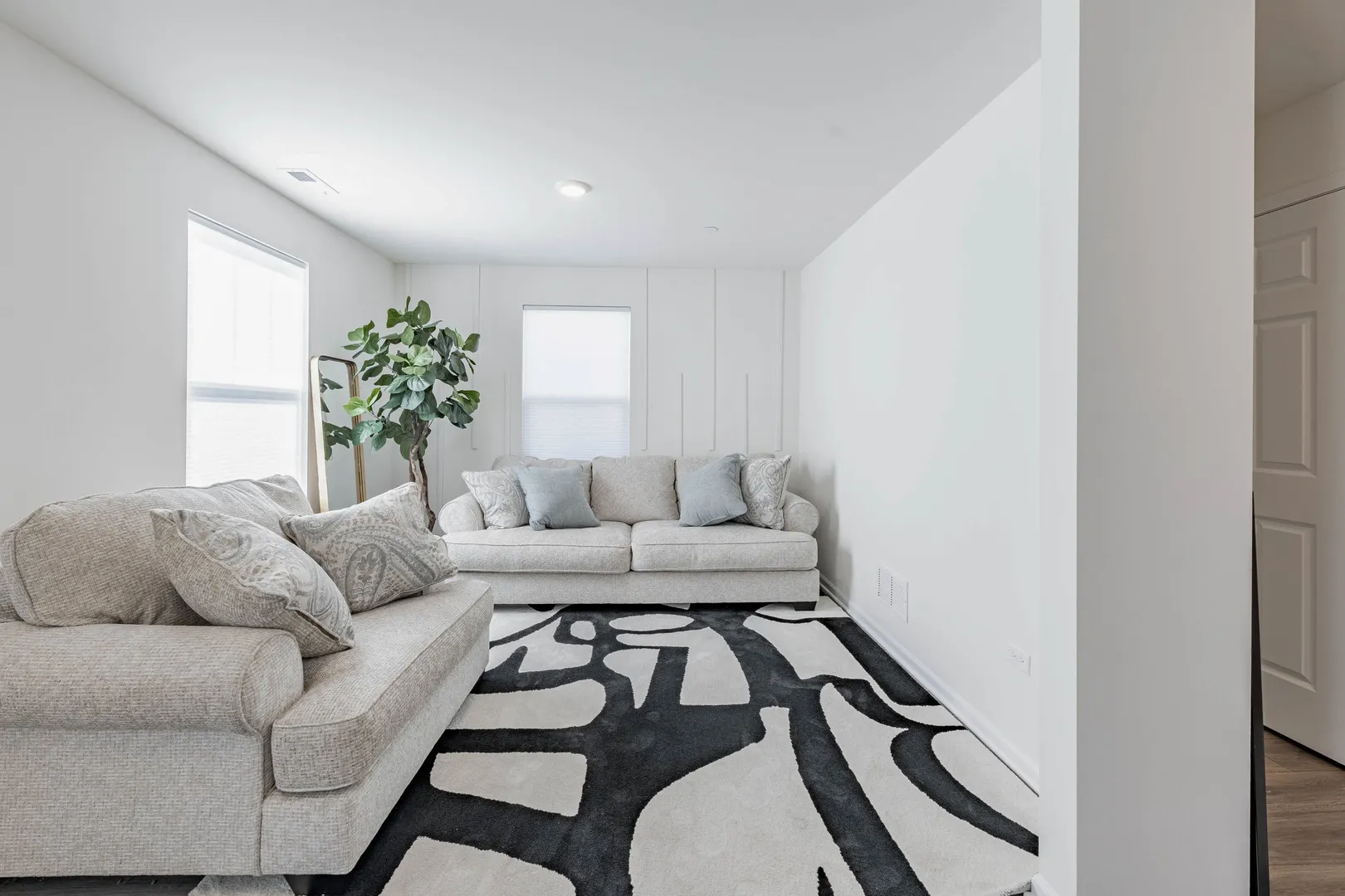 1050 E Oakton Street IL