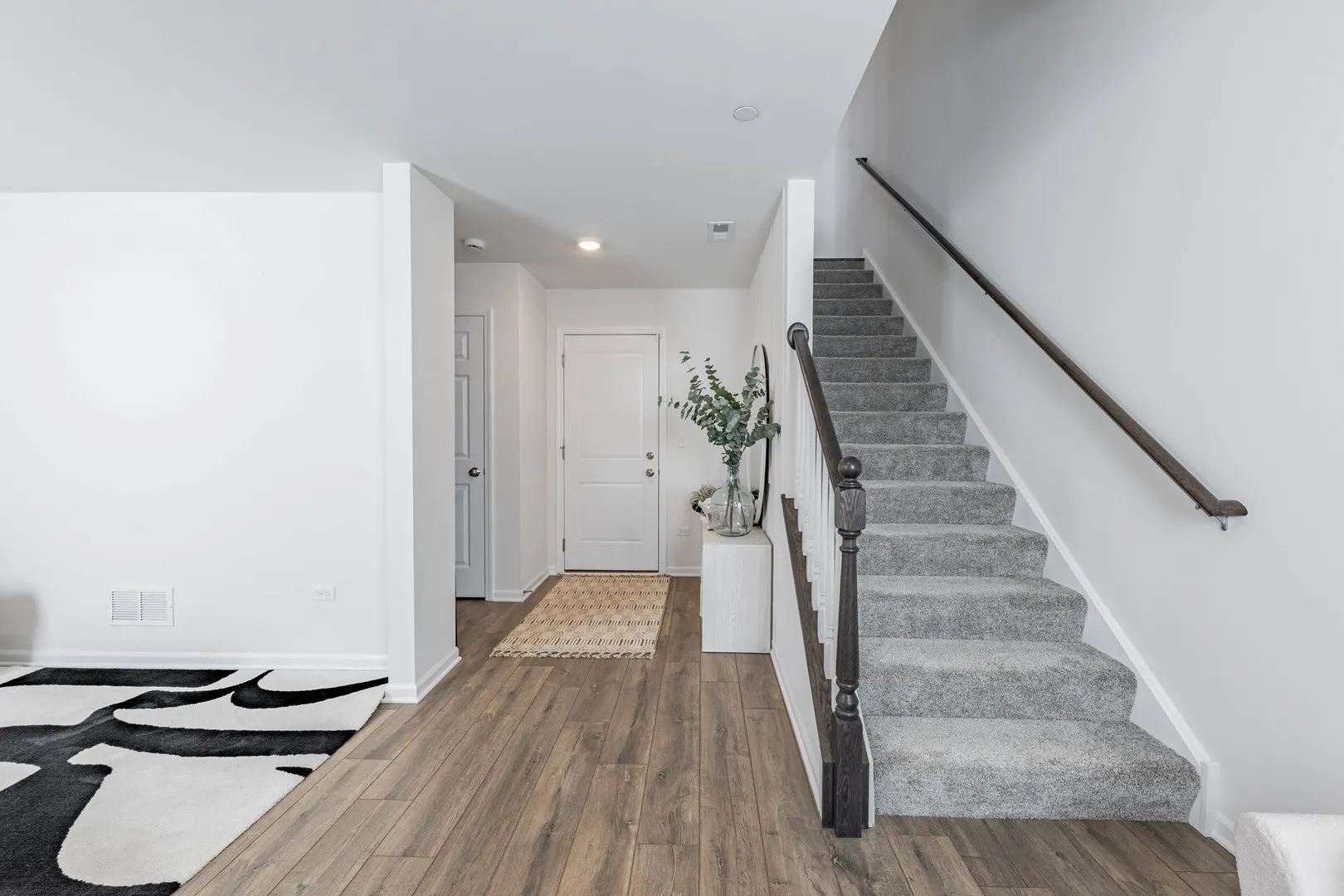 1050 E Oakton Street IL