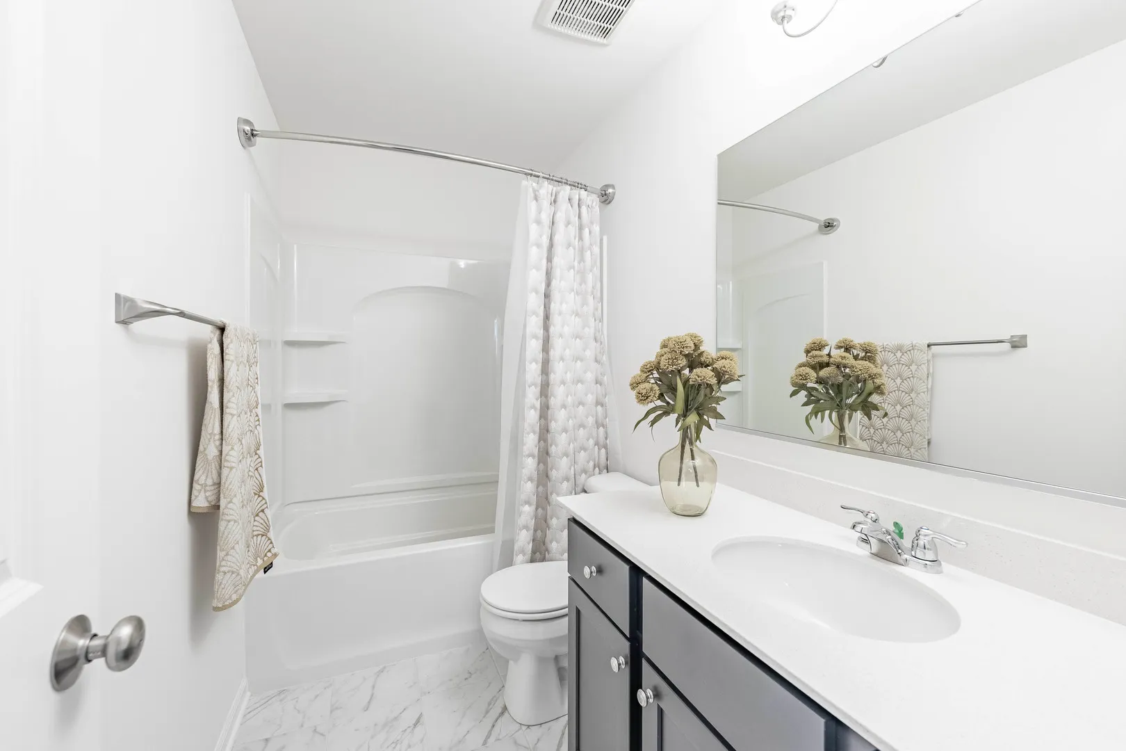 1050 E Oakton Street IL