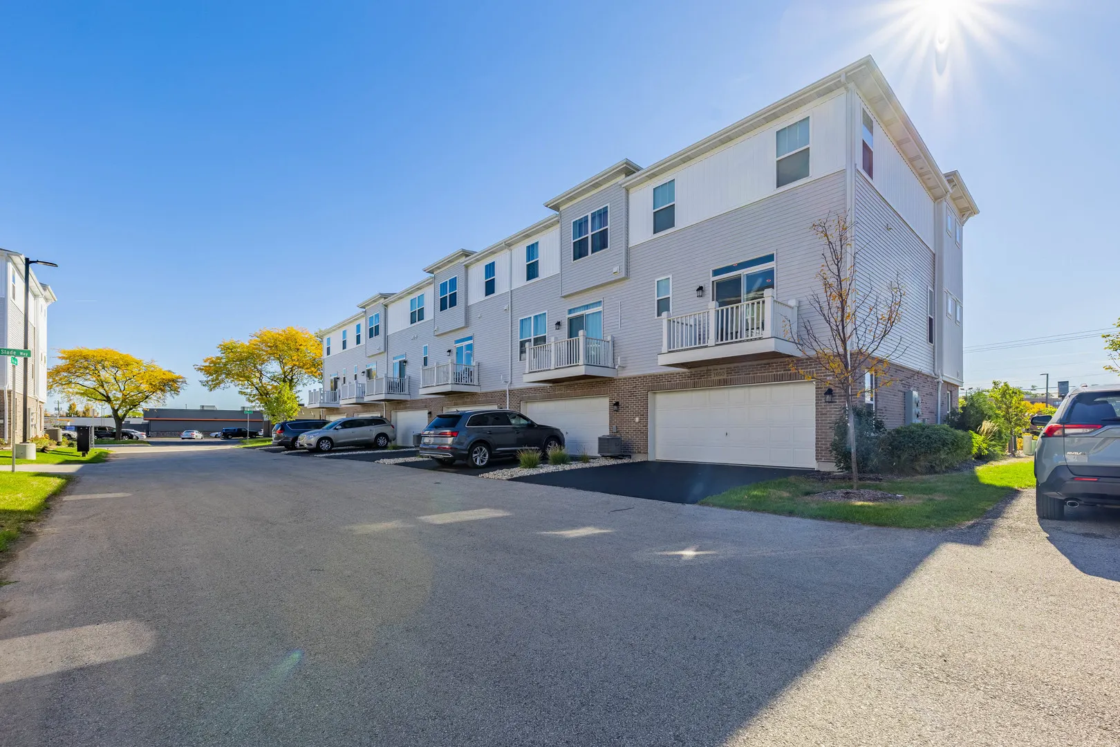 1050 E Oakton Street IL