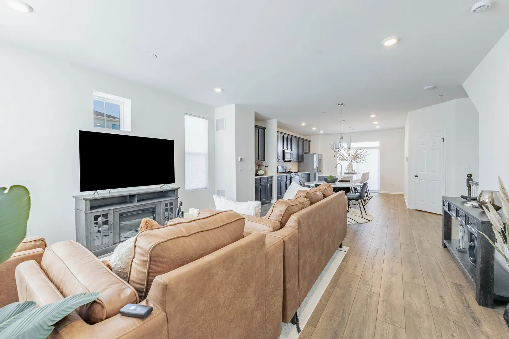 1050 E Oakton Street IL