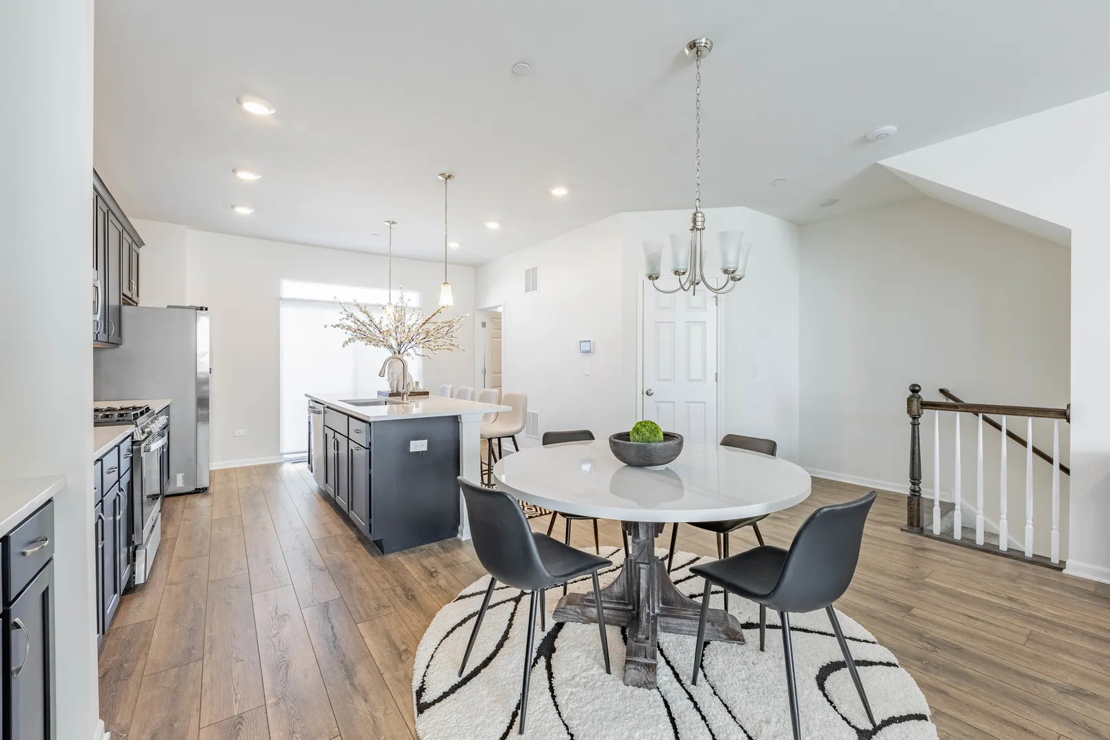 1050 E Oakton Street IL