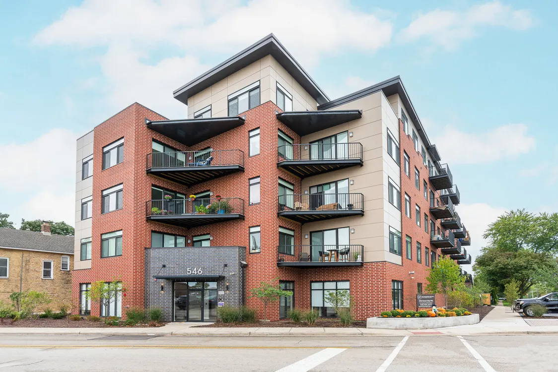 440 Green Bay Road 305 IL