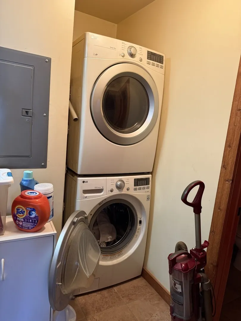 211 Walleye Circle IL