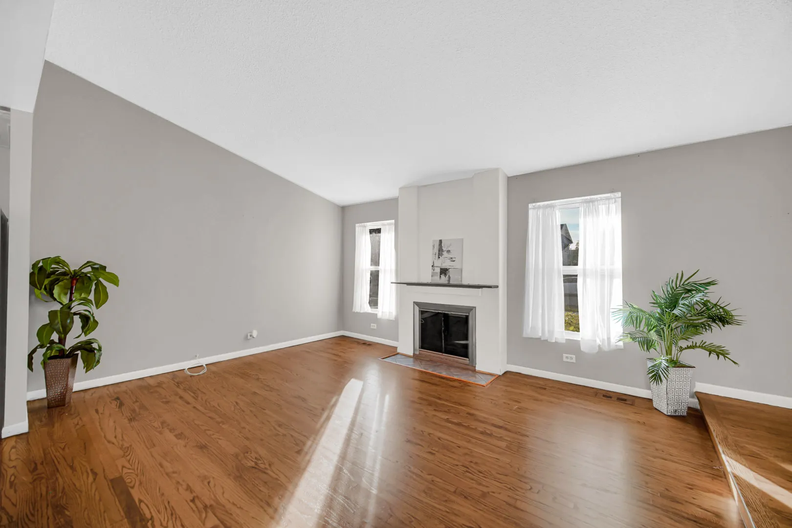 5763 Edison Circle IL