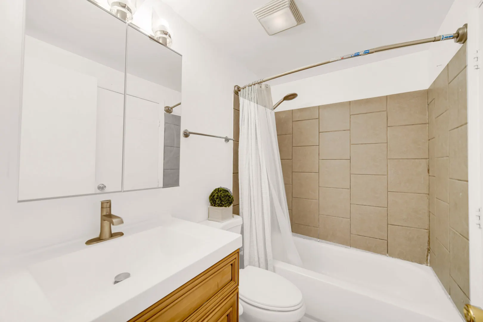 5763 Edison Circle IL