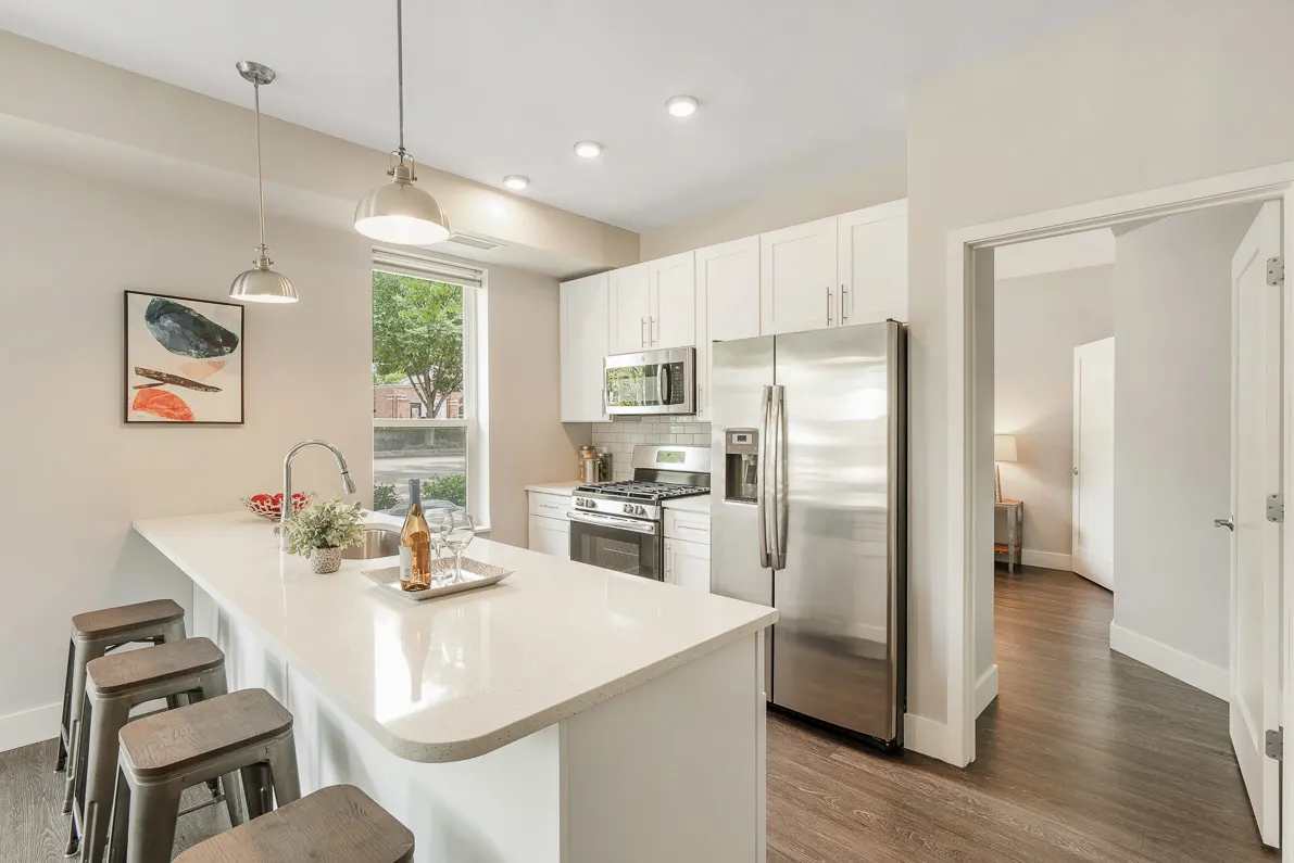 101 W Liberty Street 211 IL