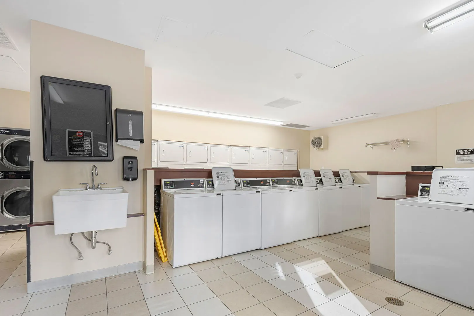 30 E Huron Street E 3410 IL