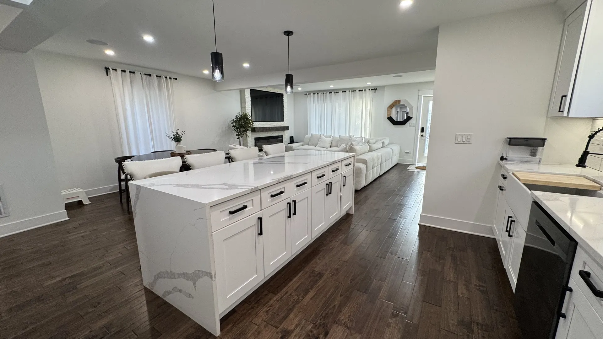 1739 N 24th Avenue IL