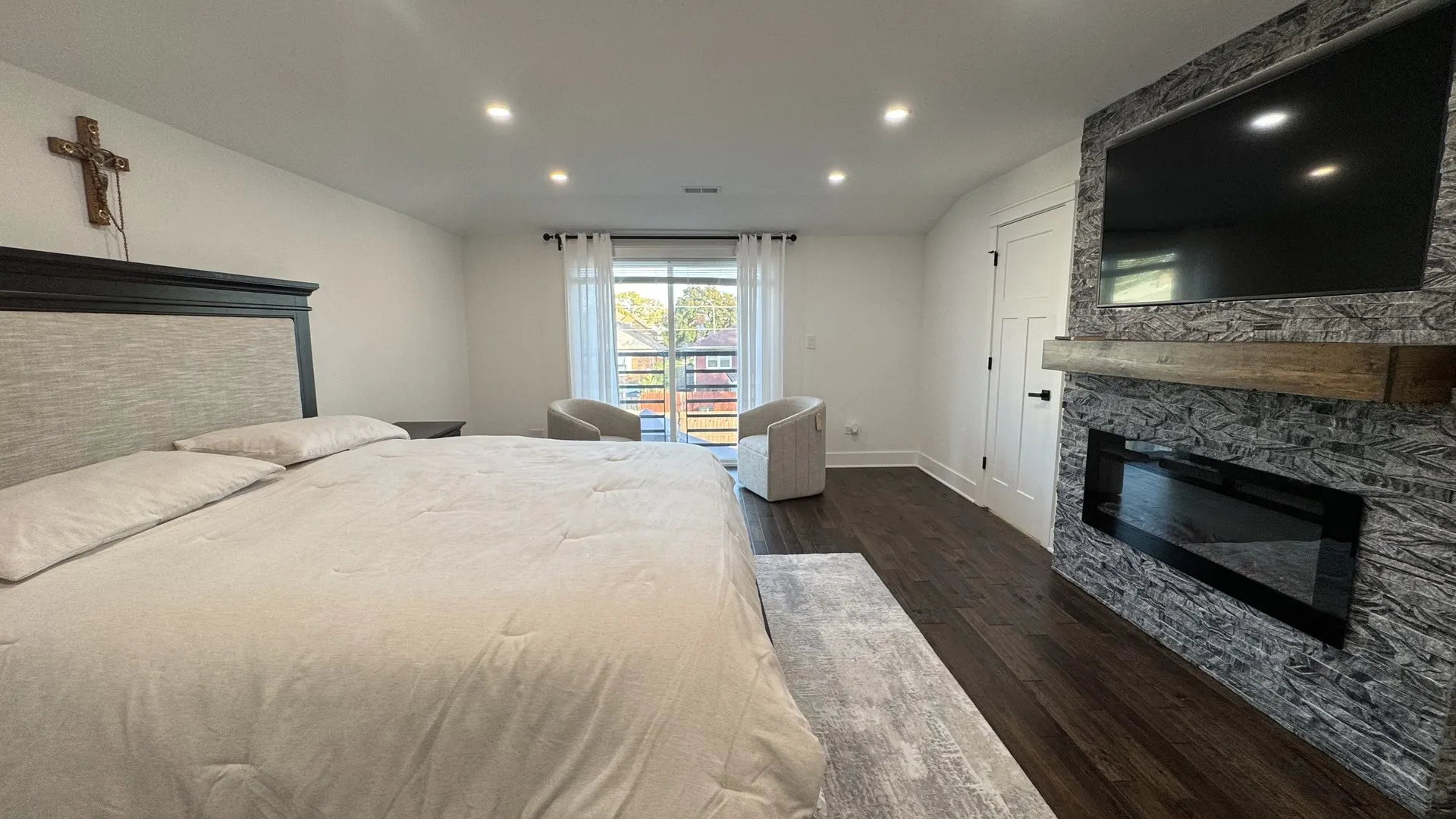 1739 N 24th Avenue IL