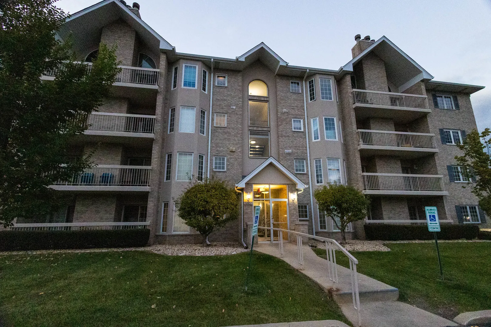 7755 BRISTOL PARK Drive 1NE IL