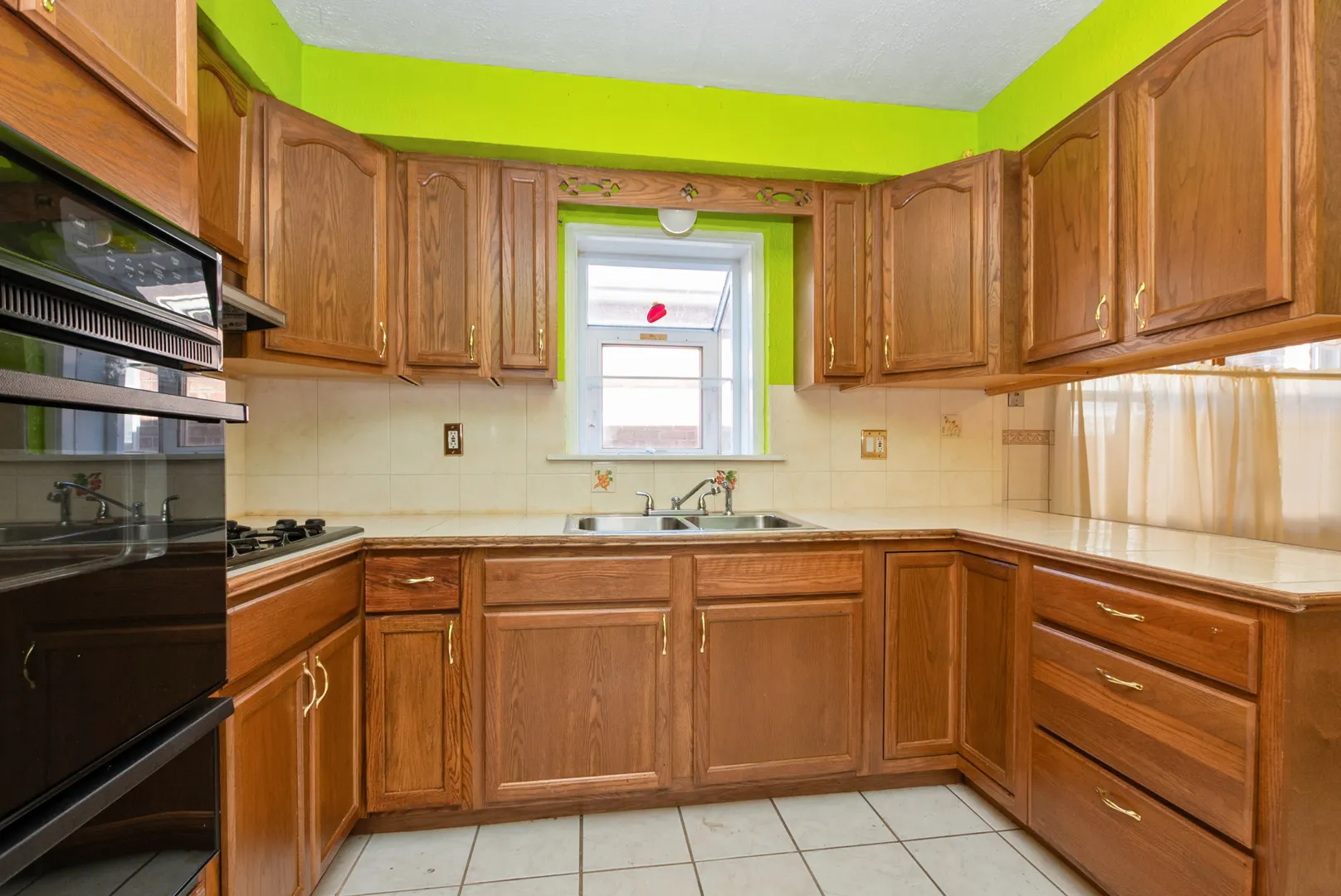 8834 S Oglesby Avenue IL