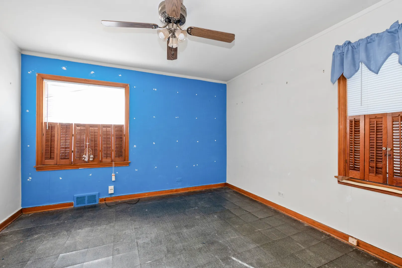 8834 S Oglesby Avenue IL