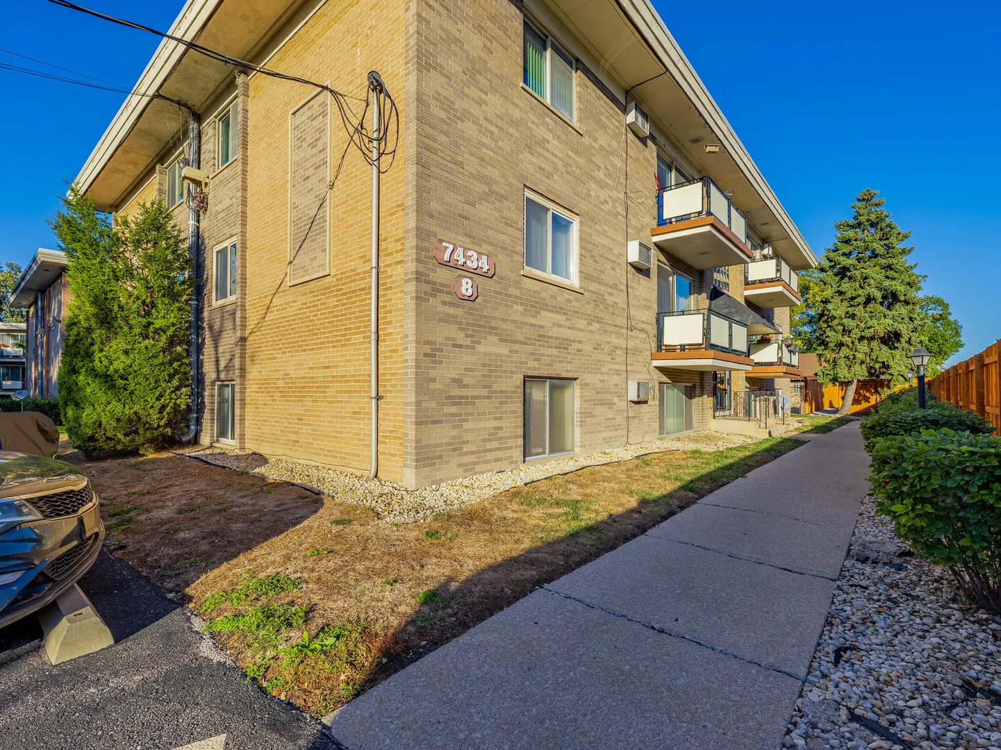 7434 W 111th Street 812 IL