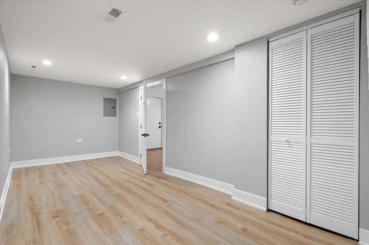 7243 S Hermitage Avenue IL