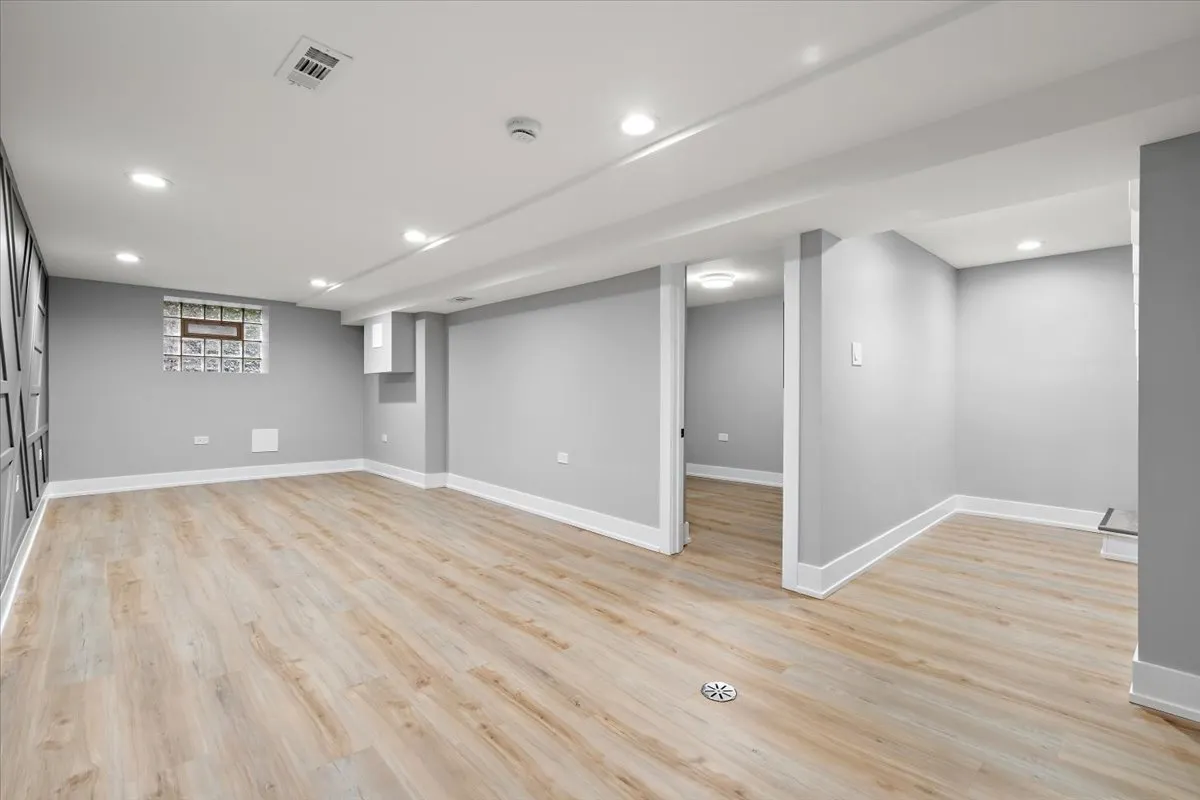 7243 S Hermitage Avenue IL