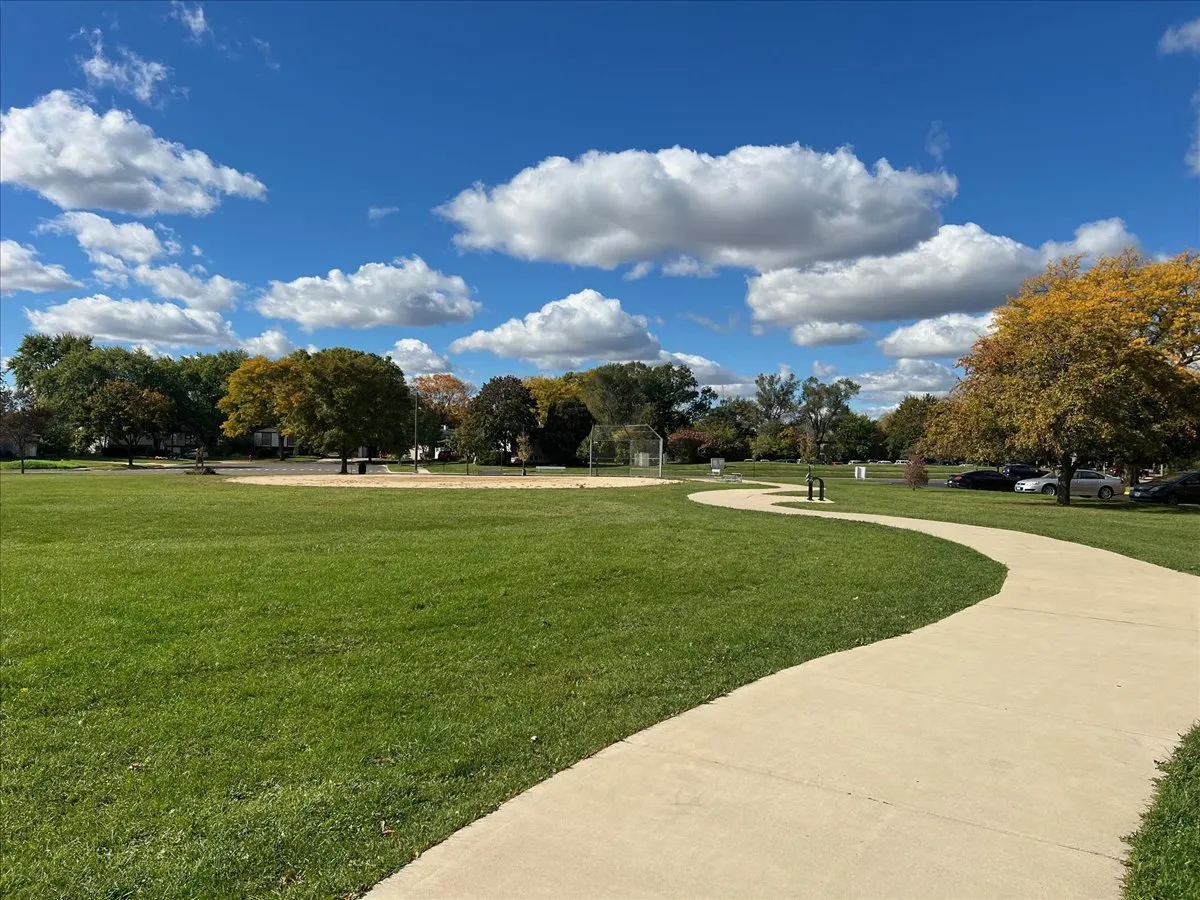 511 COVENTRY Lane 2 IL