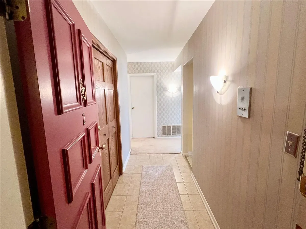 511 COVENTRY Lane 2 IL