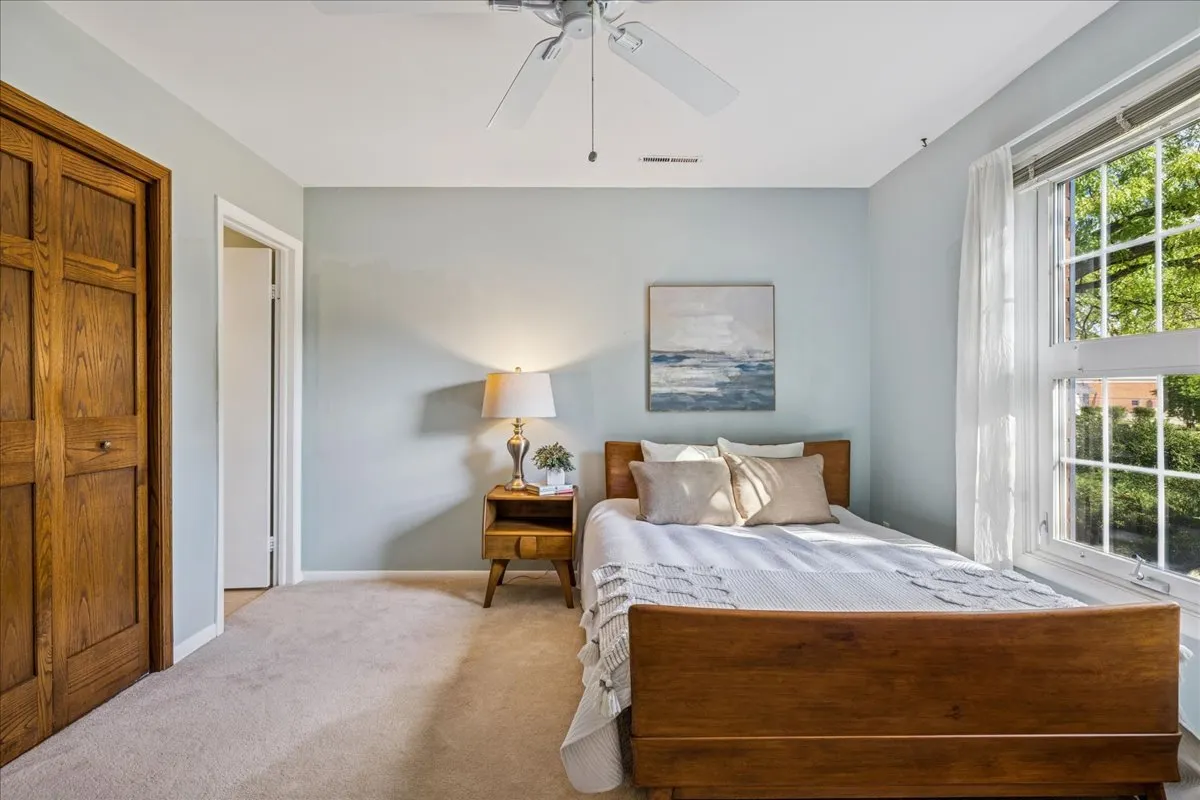 511 COVENTRY Lane 2 IL