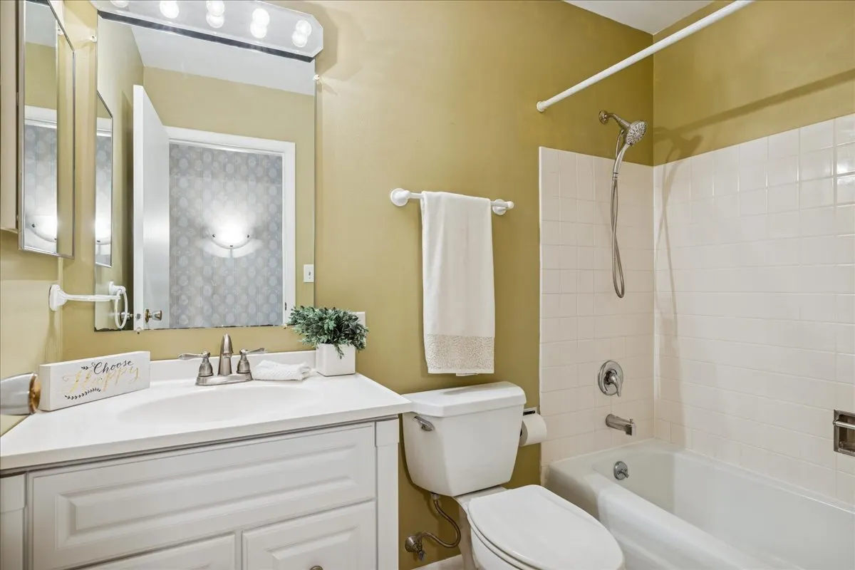 511 COVENTRY Lane 2 IL