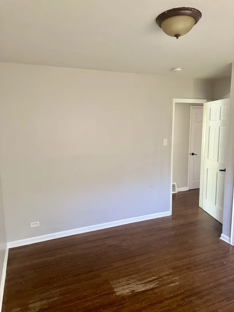 273 CHARLES Street IL