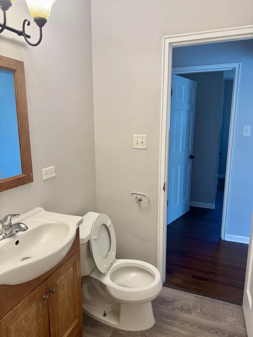 273 CHARLES Street IL