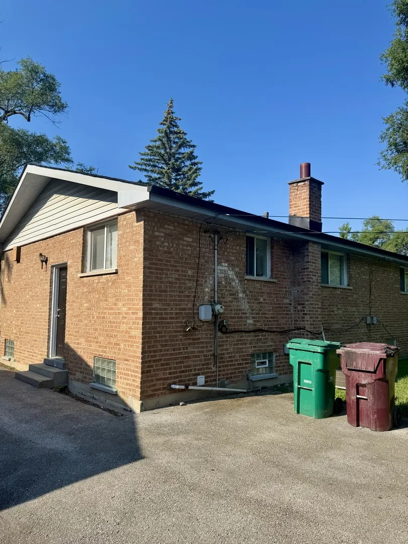 273 CHARLES Street IL