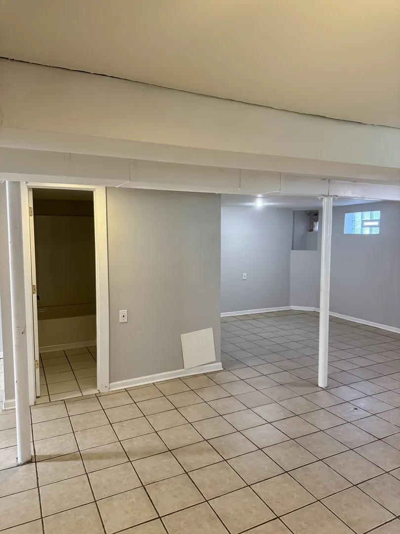 273 CHARLES Street IL